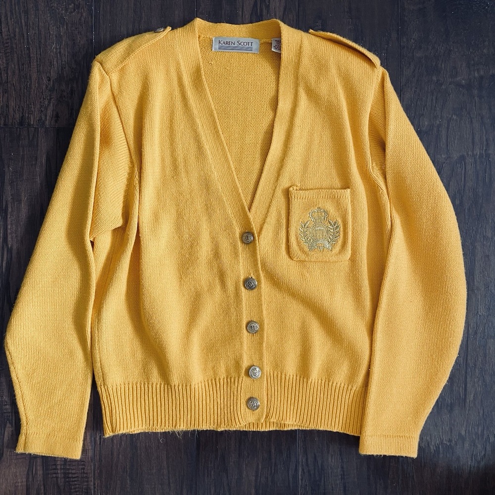 Vintage Karen Scott mustard yellow V-Neck cardigan button Crest Medium Y2K